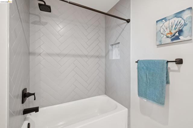 Image 31 of 51 For 6300 Shattuck Ave  1