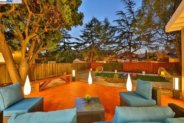 30456 Hoylake St, Hayward CA: https://media.crmls.org/mediaz/2a6effc3-9c60-4fd1-82c1-20da9570e158.jpg
