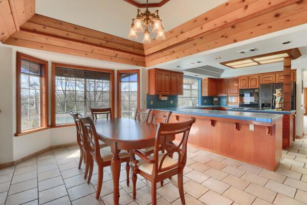 40835 Big Oak Flat Road, Oakhurst CA: https://media.crmls.org/mediaz/2a6f029b-d4c0-4bce-bb69-b5a32426e5d8.jpg