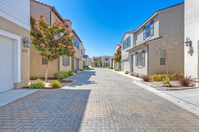 Detail Gallery Image 34 of 39 For 678 Gemstone Dr, San Marcos,  CA 92078 - 4 Beds | 3 Baths