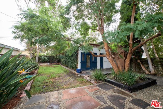 9030 Carson Street, Culver City CA: https://media.crmls.org/mediaz/2a6f6a60-ac92-4d03-990d-2e256c95266f.jpg