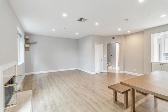 88 17th Avenue, San Mateo CA: https://media.crmls.org/mediaz/2a6f857b-dd77-483a-9dd5-18cafd31d29c.jpg