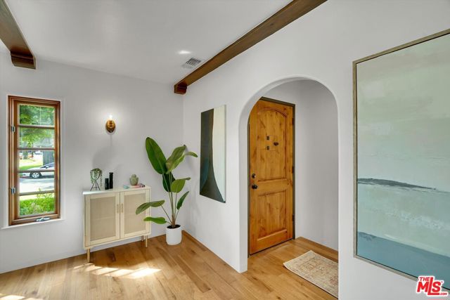 4300 Laurelgrove Avenue, Studio City CA: https://media.crmls.org/mediaz/2a6fed6f-5335-41cf-a5d9-8c5dfe9859f2.jpg