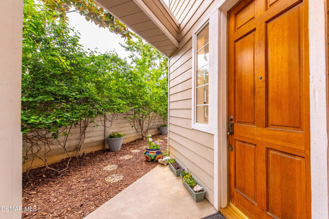 5748 Whispering Pines Circle, Westlake Village CA: https://media.crmls.org/mediaz/2a703743-bcaa-4ee9-bf03-09bcaf0024ad.jpg