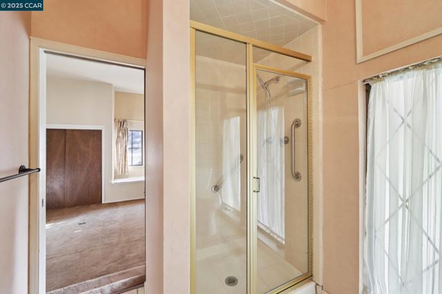 58 Saint Andrews Ln, Alamo CA: https://media.crmls.org/mediaz/2a7052a5-62a6-444a-831f-340d96b4a15d.jpg