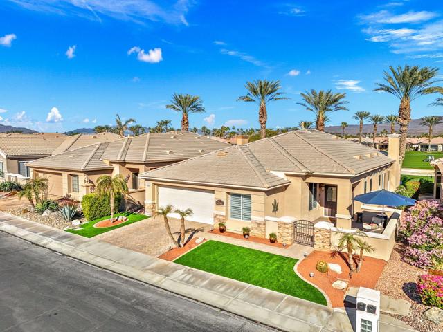 80200 Royal Birkdale Drive, Indio CA: https://media.crmls.org/mediaz/2a70dde8-9d9c-4a45-a12f-99cc80d4d4bb.jpg