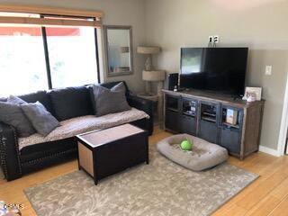 Detail Gallery Image 6 of 14 For 60 Arnaz Dr, Oak View,  CA 93022 - – Beds | – Baths