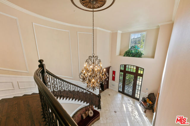 13418 Nightsky Drive, Camarillo CA: https://media.crmls.org/mediaz/2a71d0cf-3990-49db-9fd5-87b42e3ffb47.jpg