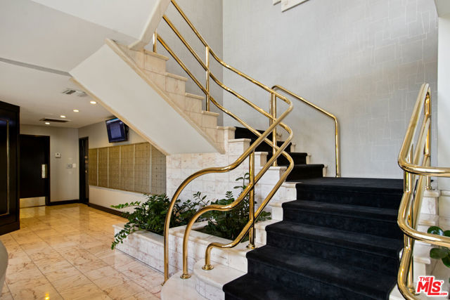 1131 Alta Loma Road, West Hollywood CA: https://media.crmls.org/mediaz/2a72100c-4ad9-4b1b-a8f9-0f2517cf184b.jpg