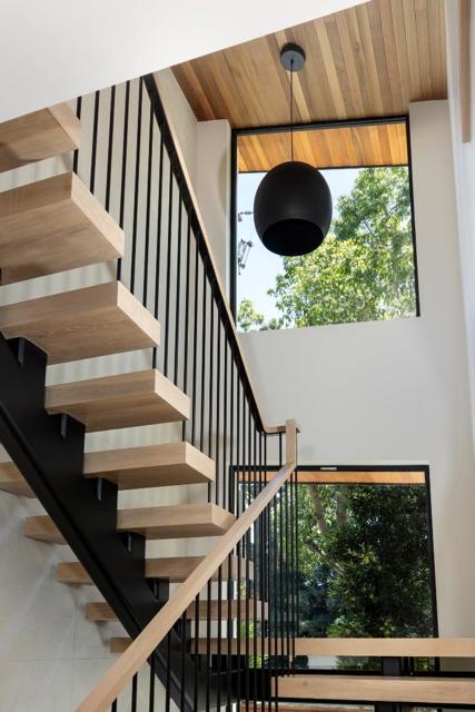 596 Franklin Street, Mountain View CA: https://media.crmls.org/mediaz/2a7250ed-12a1-43e5-8434-5d669c28a145.jpg