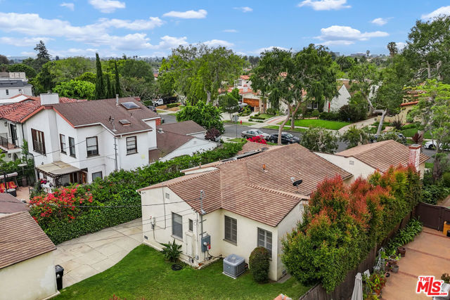 1926 Thayer Avenue, Los Angeles CA: https://media.crmls.org/mediaz/2a7253b3-ee2a-4e7f-bdfa-d09468a7deca.jpg