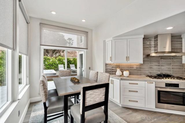 12 Mardi Gras Rd, Coronado CA: https://media.crmls.org/mediaz/2a726340-2a90-4170-a366-ad19caaed740.jpg