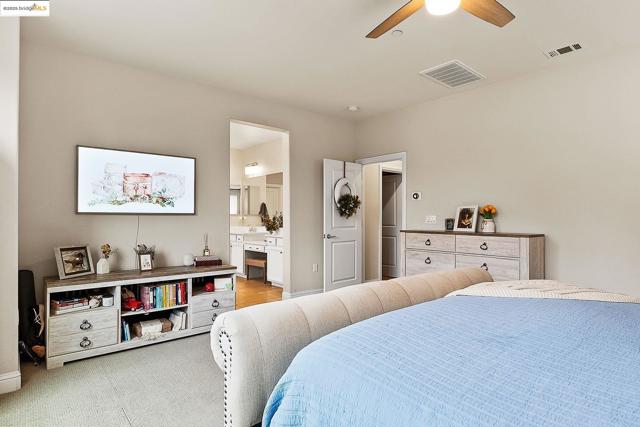 716 Cabada Dr, Brentwood CA: https://media.crmls.org/mediaz/2a729402-c984-4915-b363-7ff84c08c534.jpg