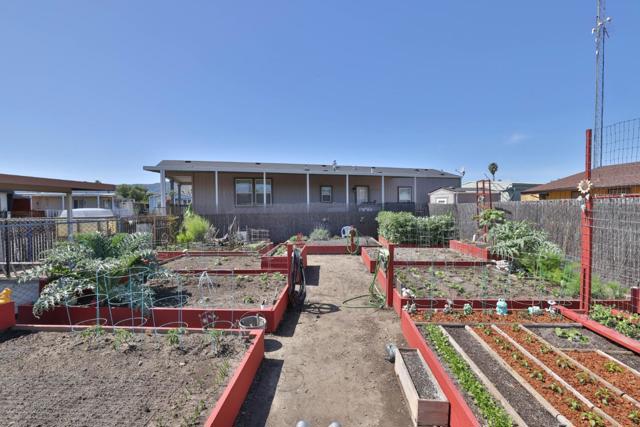 8282 Murray Ave, Gilroy CA: https://media.crmls.org/mediaz/2a72c115-f2e5-47ad-a8fc-b68e0613c12c.jpg