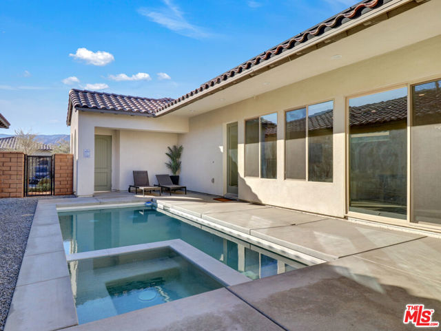 80240 Platinum Way, La Quinta CA: https://media.crmls.org/mediaz/2a739f32-c03c-4944-be44-56be2926ee77.jpg