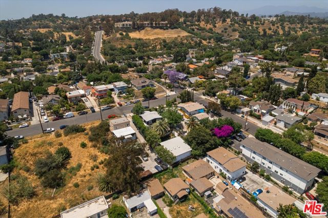 3746 Randolph Avenue, Los Angeles CA: https://media.crmls.org/mediaz/2a73ed9e-d3e6-435d-96ab-535f9402845f.jpg