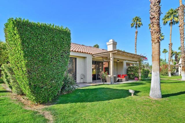 10321 Sunningdale Drive, Rancho Mirage CA: https://media.crmls.org/mediaz/2a740964-4fbc-4370-91b9-cb1fdc887069.jpg
