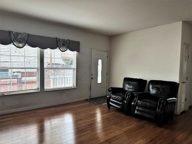 Image 2 of 6 For 427 Shorewood Lane