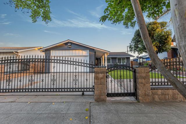 342 Swaps Drive, San Jose CA: https://media.crmls.org/mediaz/2a74c27d-0007-45ae-9eb9-657eeb45f0dc.jpg