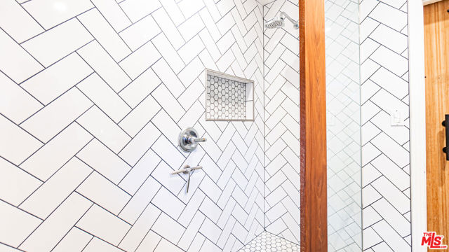 4707 Bedel Street, Woodland Hills CA: https://media.crmls.org/mediaz/2a753c58-a4ea-44e8-b67e-7477f9a2c42b.jpg