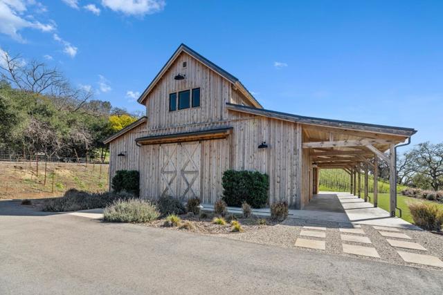 18290 Cochrane Road, Morgan Hill CA: https://media.crmls.org/mediaz/2a759927-cc38-450b-b12d-5bdb5546f979.jpg