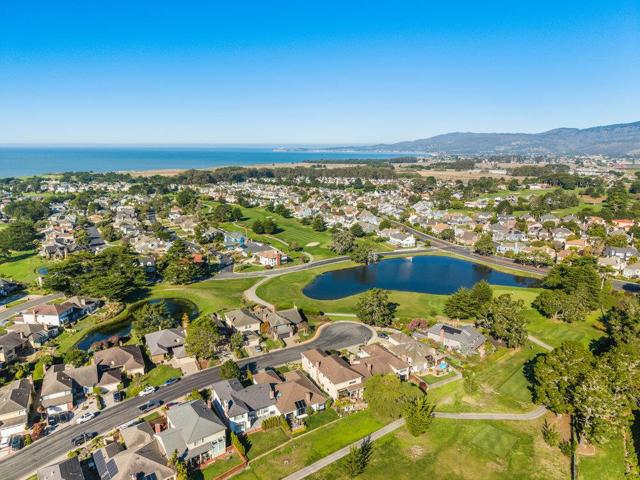 370 Burning Tree Court, Half Moon Bay CA: https://media.crmls.org/mediaz/2a7617b4-a5f2-4723-8857-797403e995de.jpg