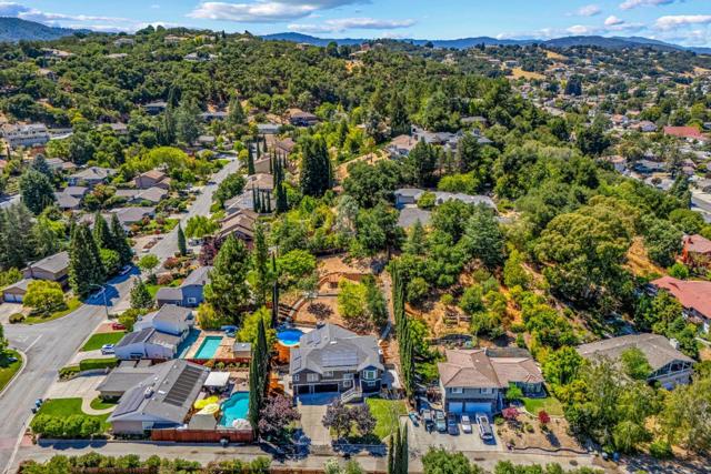 1403 Welburn Avenue, Gilroy CA: https://media.crmls.org/mediaz/2a765ac5-e46c-417d-b4fa-edc9da50e7c1.jpg