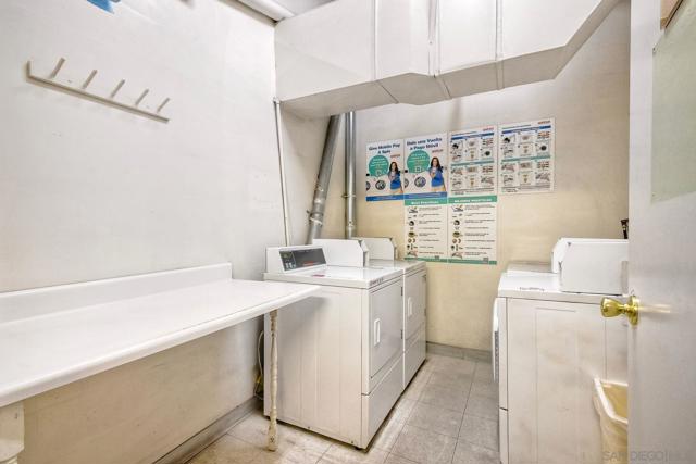 5370 La Jolla Blvd, La Jolla CA: https://media.crmls.org/mediaz/2a7674d0-a5c7-4e0b-840f-43005ee524ec.jpg