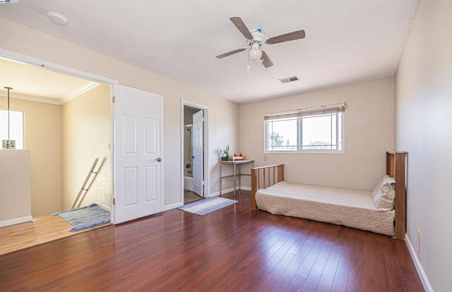 477 Clifford Ct, Bay Point CA: https://media.crmls.org/mediaz/2a7723d3-9f65-459c-86f8-49000b98ba18.jpg
