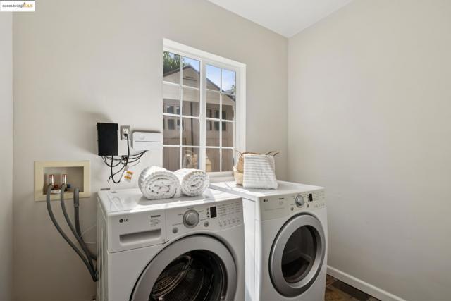 4701 Kaphan Ave, Oakland CA: https://media.crmls.org/mediaz/2a773670-d352-4c62-aad7-b62dc89fd121.jpg