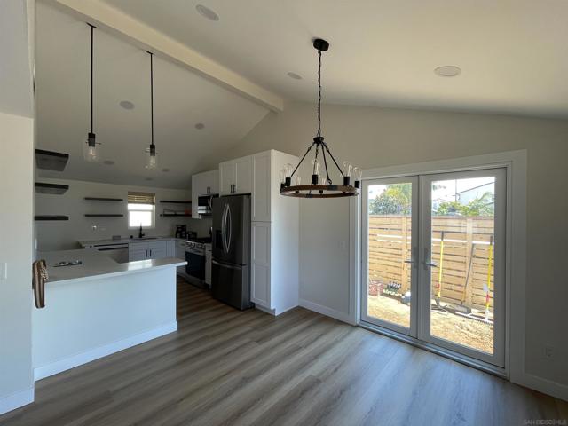1656 Evergreen Ave, San Diego CA: https://media.crmls.org/mediaz/2a775197-fcd3-4097-98ff-e866957731e6.jpg