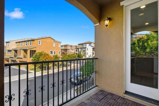 5724 Pandorea Terrace, Newark CA: https://media.crmls.org/mediaz/2a7864a4-69fc-4337-8236-5ee244a65b6c.jpg