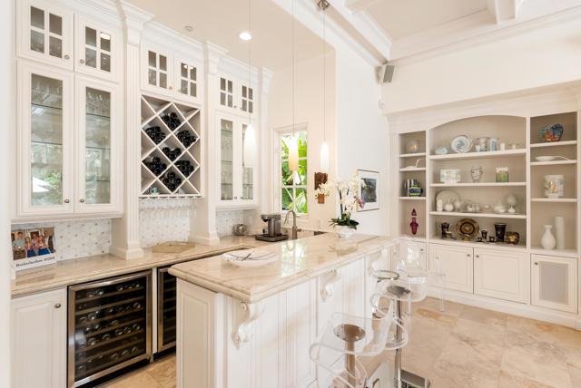6369 Clubhouse Drive, Rancho Santa Fe CA: https://media.crmls.org/mediaz/2a78f811-9dce-4c82-af84-d9424693a537.jpg