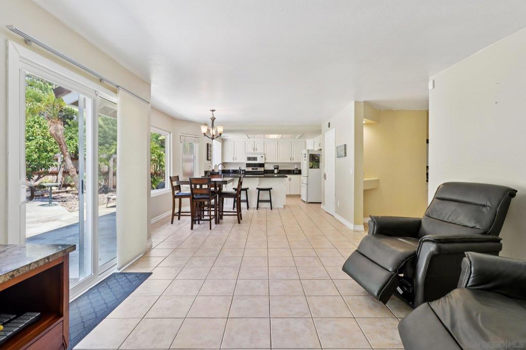 MLS #250035843SD img 11