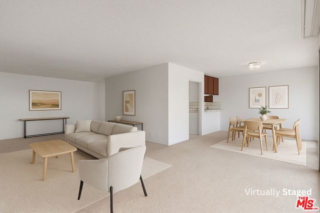 5376 Fairview Boulevard, Los Angeles CA: https://media.crmls.org/mediaz/2a79c5cb-21d8-4a79-bcf0-2d5496d37f97.jpg