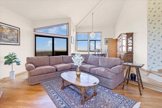 275 Nicholson Drive, Hollister CA: https://media.crmls.org/mediaz/2a7a55aa-95d0-4729-a9d9-63ea7907067b.jpg