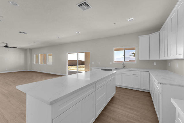 Image 11 of 49 For 65361 Avenida Dorado