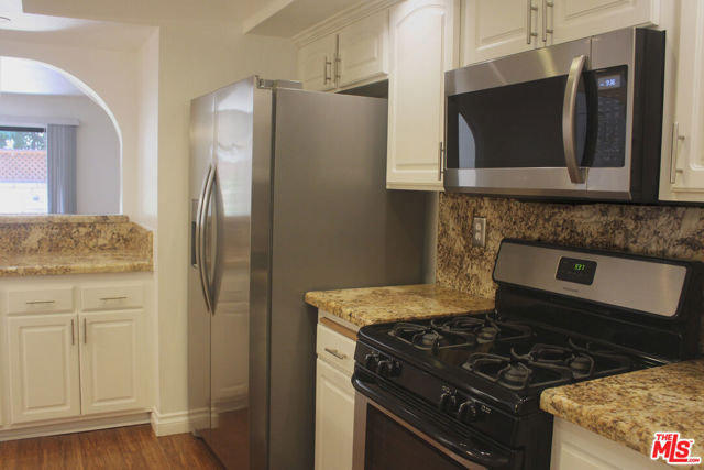 224 Oakwood Street photo 3