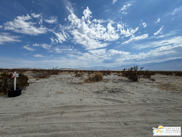 0 Far View, Desert Hot Springs CA: https://media.crmls.org/mediaz/2a7b1d10-18d6-4923-96d3-2be575b056fb.jpg