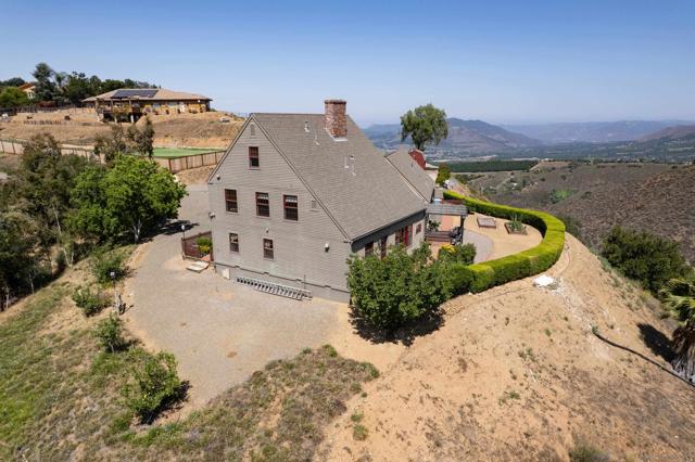 17743 S Mesa Drive, Pauma Valley CA: https://media.crmls.org/mediaz/2a7b2919-e63c-4866-801a-8432ca2f24c3.jpg