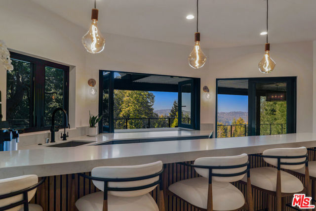 654 S Cumberland Drive, Lake Arrowhead CA: https://media.crmls.org/mediaz/2a7b593a-4d0c-47bf-a9c8-9512480ae01c.jpg