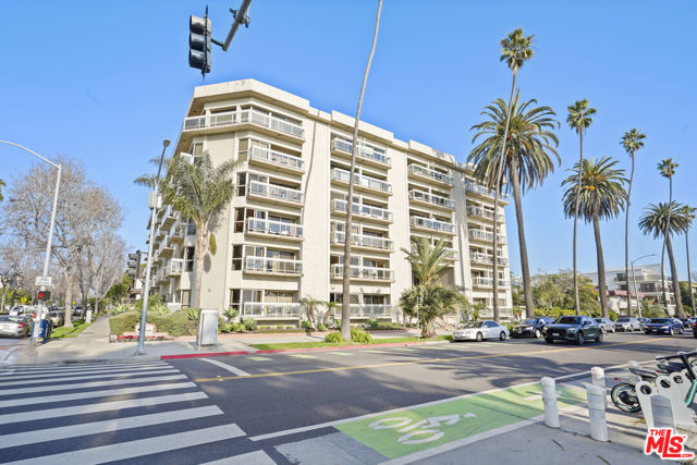 801 Ocean Avenue, Santa Monica CA: https://media.crmls.org/mediaz/2a7bb0d3-1a2e-40d6-85af-014a336cd30a.jpg