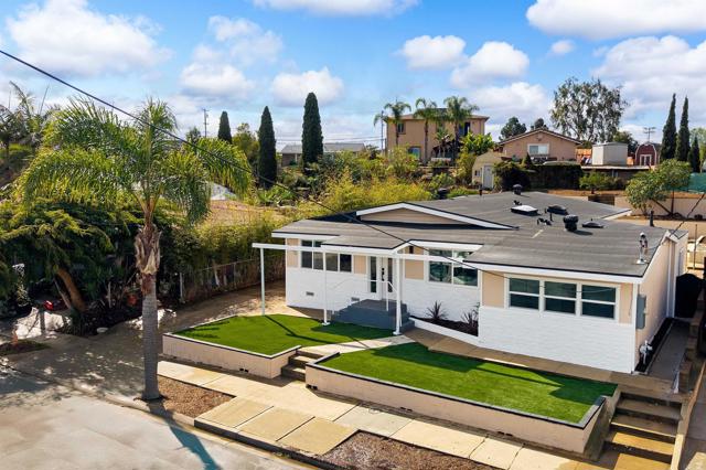 Detail Gallery Image 6 of 75 For 3840 Tomahawk Ln, San Diego,  CA 92117 - 5 Beds | 2 Baths