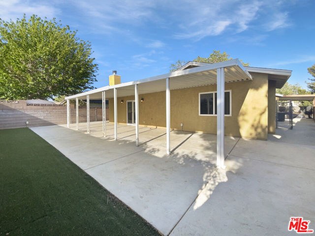 42859 23rd Street, Lancaster CA: https://media.crmls.org/mediaz/2a7c5cbc-e996-48e4-9f0f-7538451ff9d3.jpg