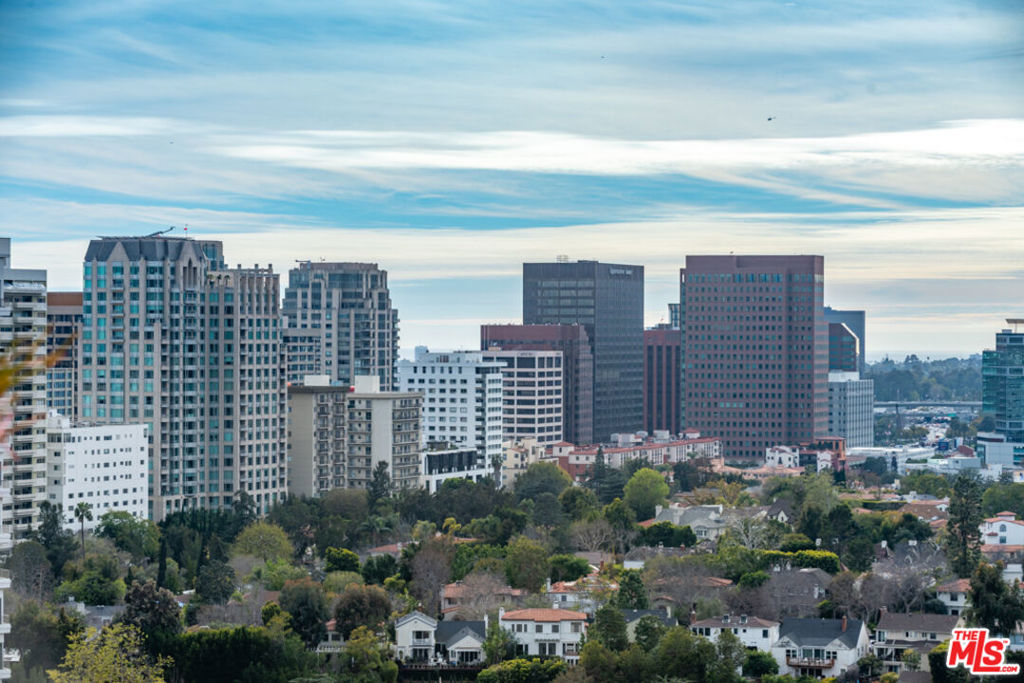 https://media.crmls.org/mediaz/2a7ccd65-507f-4ffa-9383-faa7058ef9e7.jpg?preset=X-Large