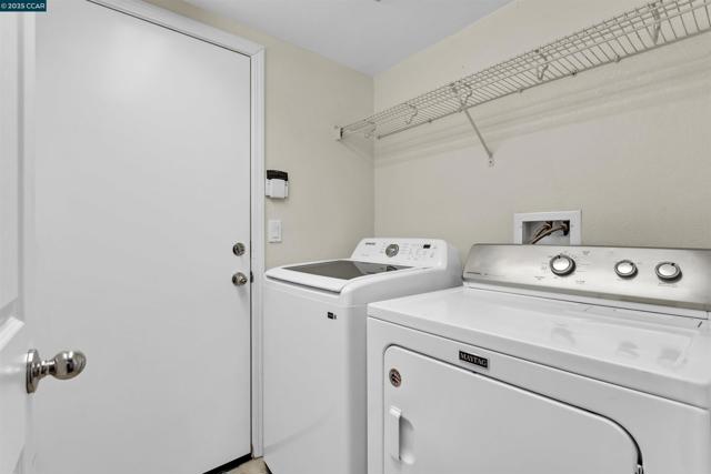 411 Summer Ln, Richmond CA: https://media.crmls.org/mediaz/2a7d233a-9ecc-4e9d-84c1-b8a75390954b.jpg
