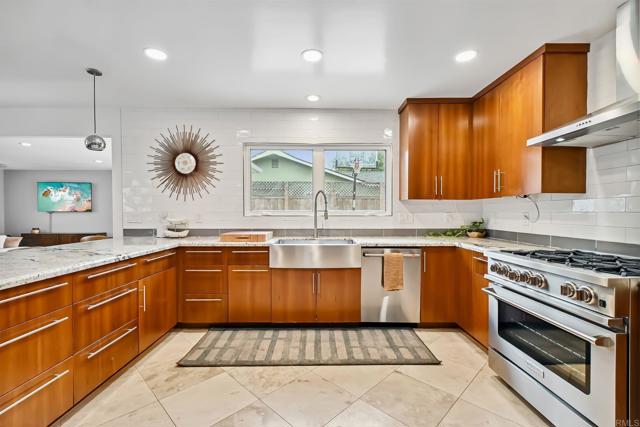3435 Ann Drive, Carlsbad CA: https://media.crmls.org/mediaz/2a7db9d9-babc-467e-bcd8-1c503c4406e7.jpg
