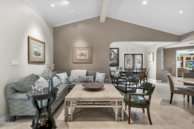 9999 Wornom Avenue, Sunland CA: https://media.crmls.org/mediaz/2a7e1dca-a06e-4589-8fe2-ed4485be5517.jpg