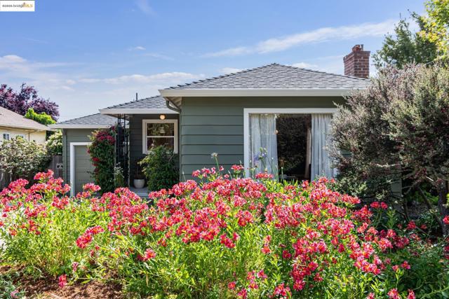 1621 Everett St, El Cerrito CA: https://media.crmls.org/mediaz/2a7f51f4-63c3-4c19-b52b-46cfdc8d5158.jpg