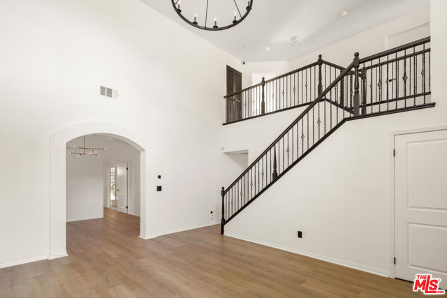 7676 Coldwater Canyon Court, North Hollywood CA: https://media.crmls.org/mediaz/2a7fdd57-f459-47bb-83e5-38392c7b6f94.jpg